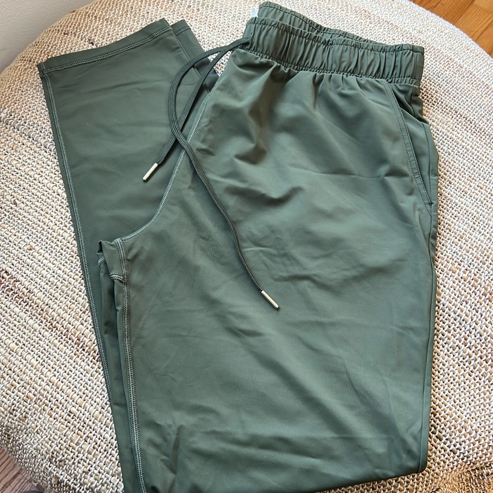 Zyia Everywhere Pant in army green Size L